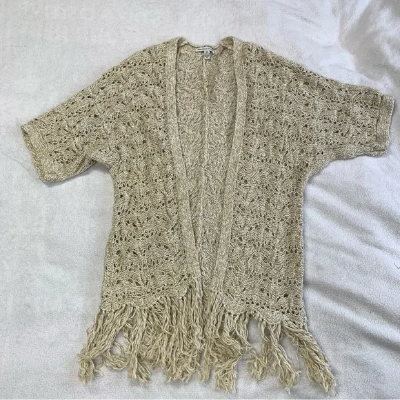 American Eagle EUC Tan Short Sleeve Open Front Crochet Knit Fringe Cardigan XS - Picture 1 of 7